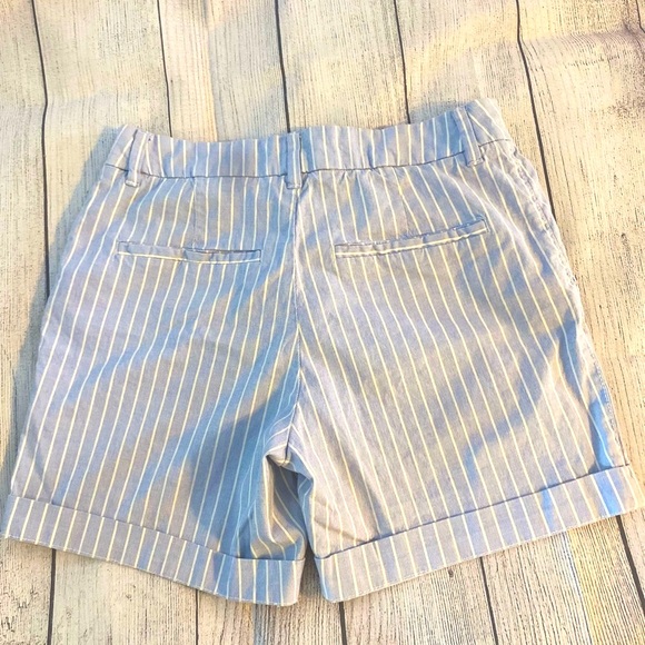 H&M —- blue & white stripped Chino shorts. Nautical/Coastal. size 6 - Picture 3 of 5